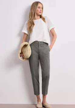 Chino im Casual Fit in softer Qualität
