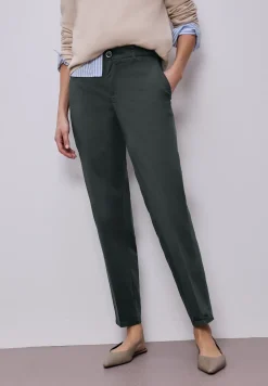 Chino im Casual Fit in softer Qualität