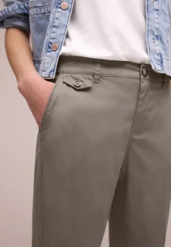 Chino im Casual Fit in softer Qualität