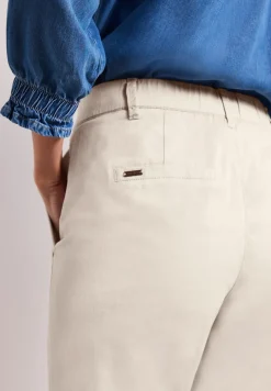 Chino im Casual Fit in softer Qualität