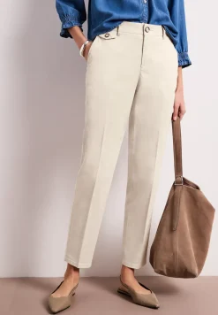 Chino im Casual Fit in softer Qualität