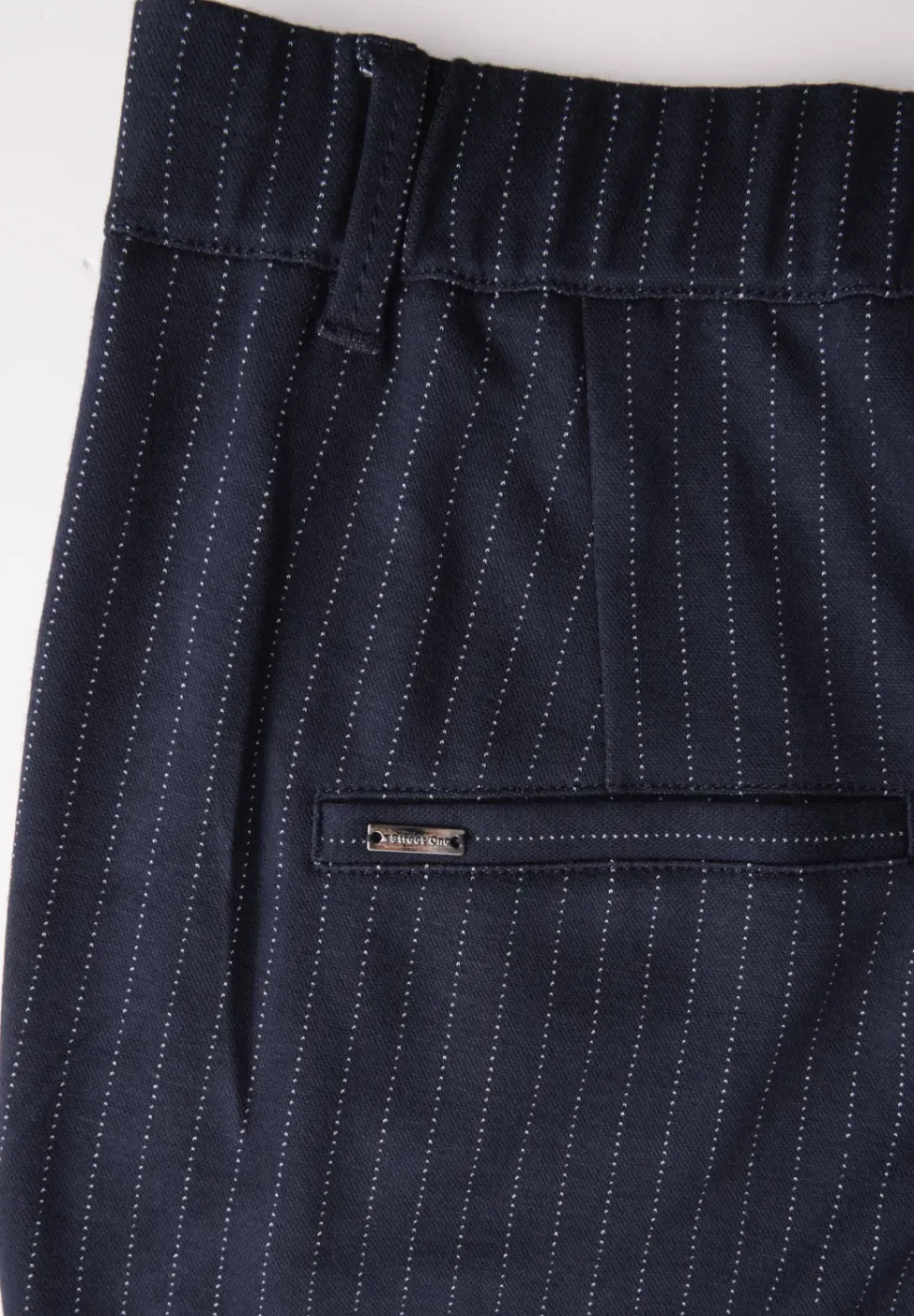 Chino im Nadelstreifen-Look