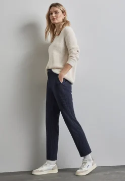 Chino im Nadelstreifen-Look
