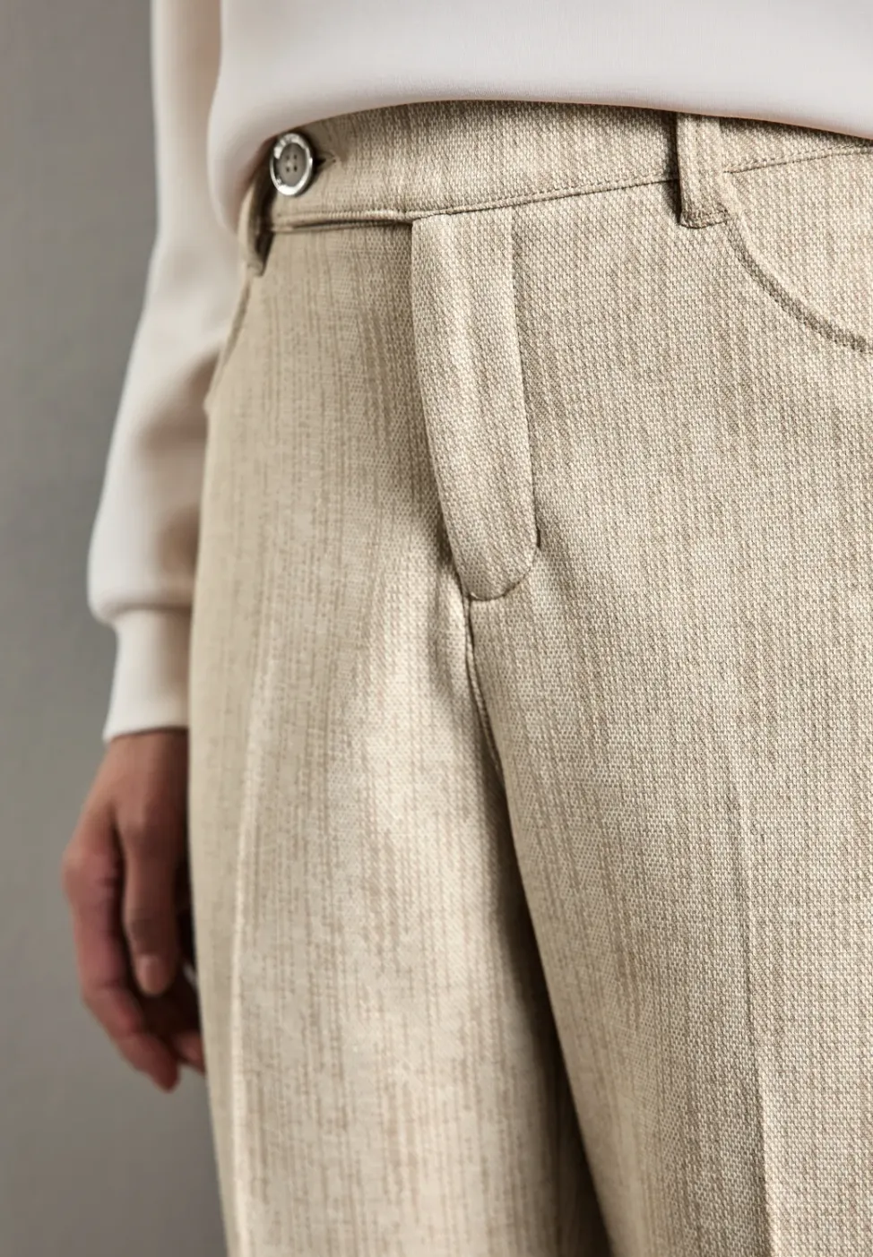 Chino mit Knopfdetail