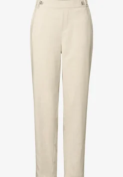 Chino mit Knopfdetail