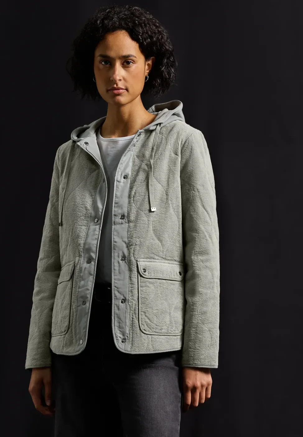 Cord Steppjacke mit Kapuze