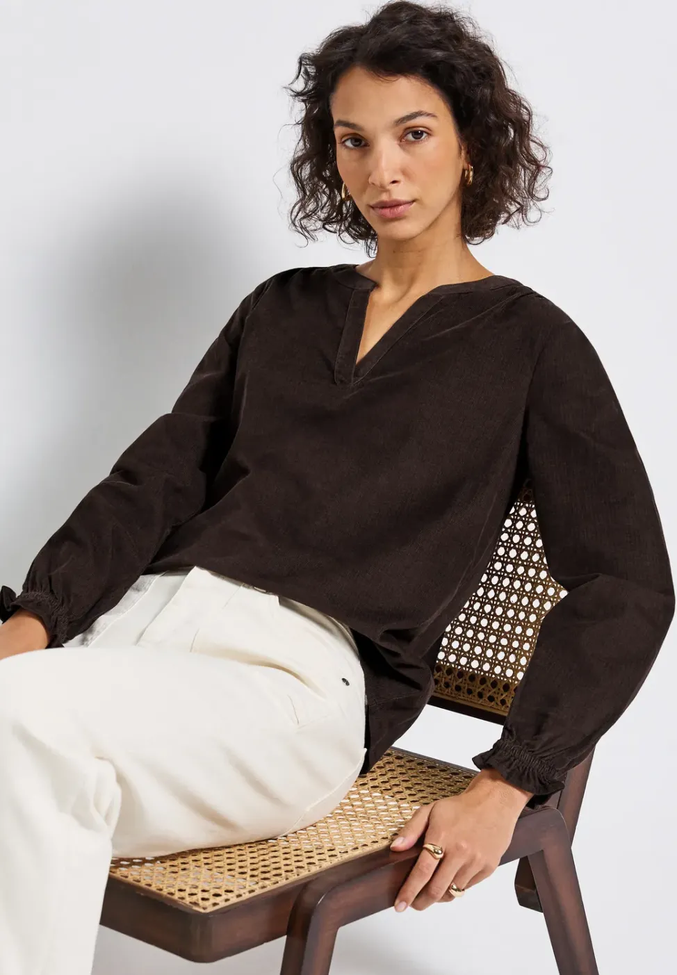 Cordbluse mit Rüschendetails