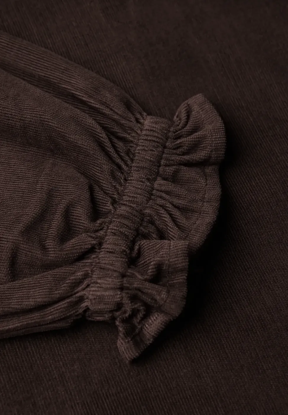 Cordbluse mit Rüschendetails