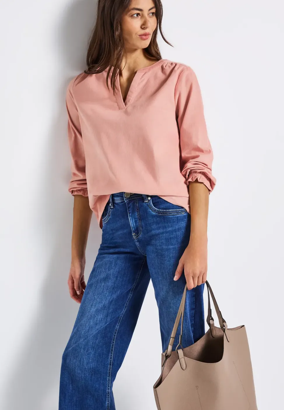 Cordbluse mit Rüschendetails
