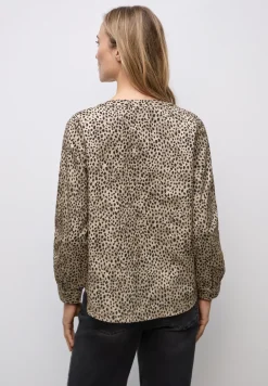 Cordbluse im Leo-Look
