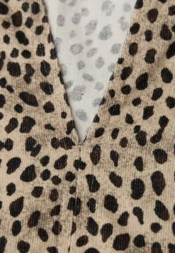 Cordbluse im Leo-Look