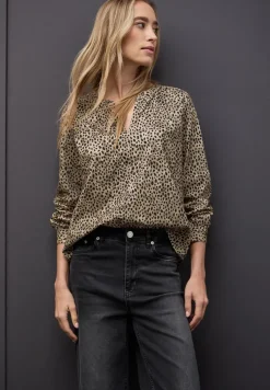 Cordbluse im Leo-Look