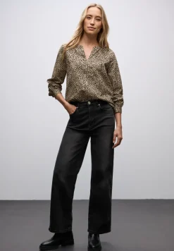 Cordbluse im Leo-Look