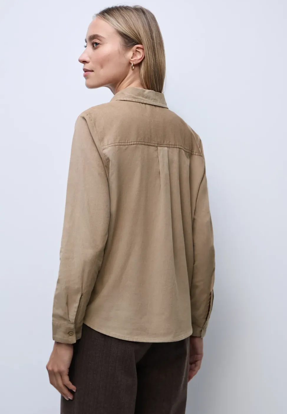 Cordbluse mit Tapedetails