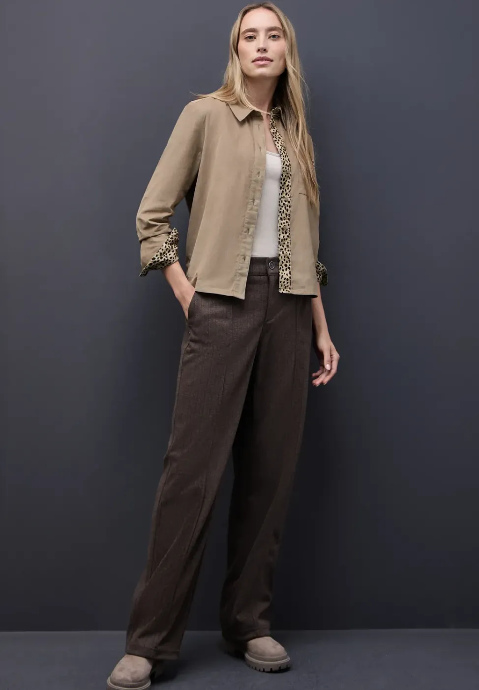 Cordbluse mit Tapedetails