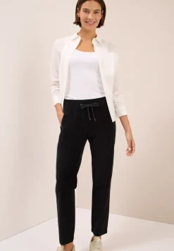 Cordhose im Causal Fit