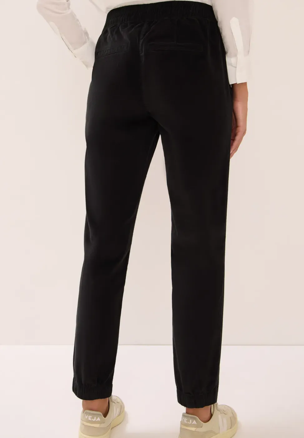 Cordhose im Causal Fit