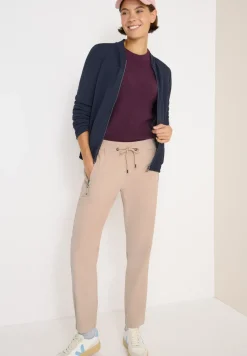 Cordhose im Causal Fit
