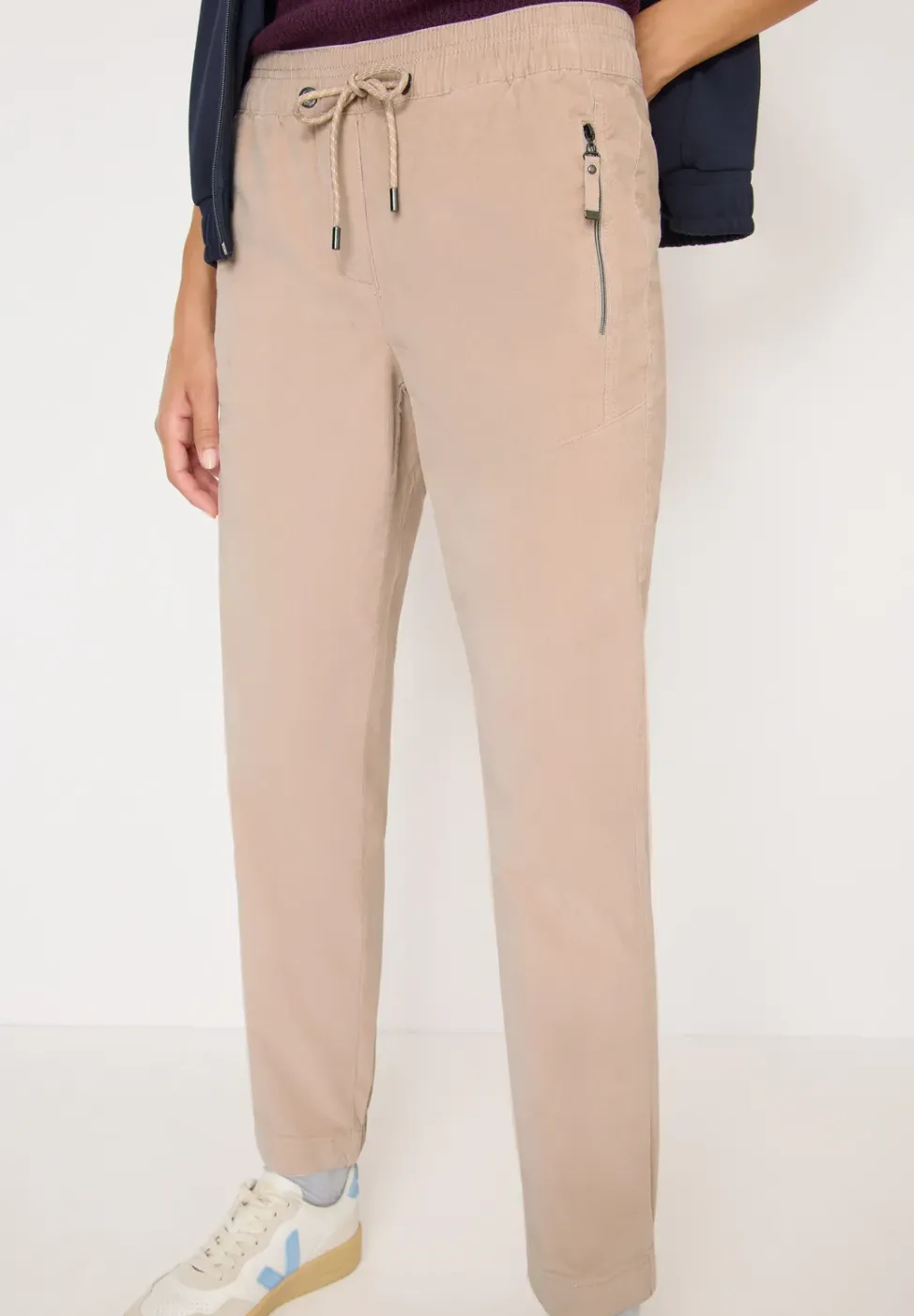 Cordhose im Causal Fit