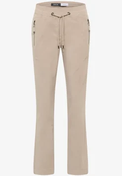 Cordhose im Causal Fit