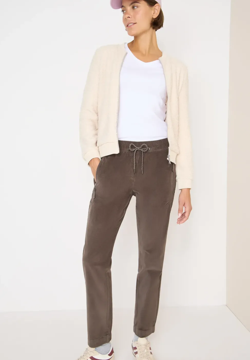 Cordhose im Causal Fit