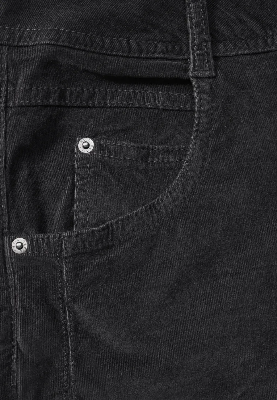 Cordhose im Loose Fit