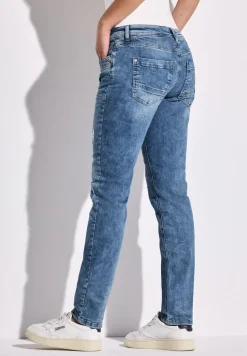 Destroyed Jeans