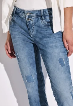 Destroyed Jeans