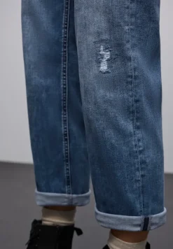 Destroyed Look Jeans