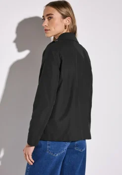 Doppelreihiger Trenchcoat