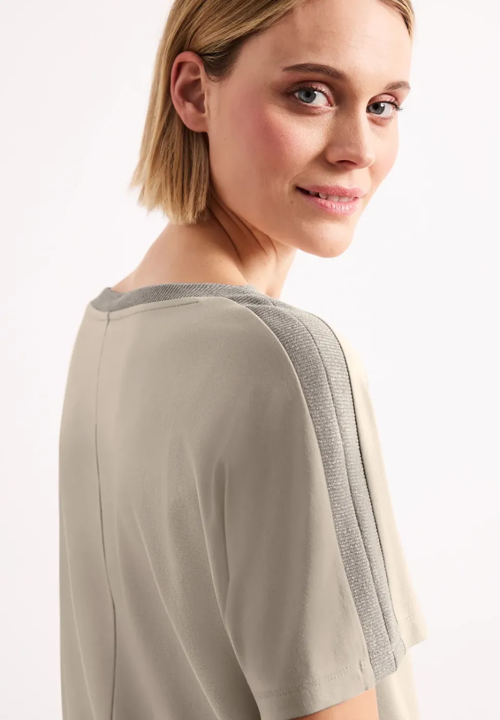 Dropped Shoulder Shirt mit Glitzer