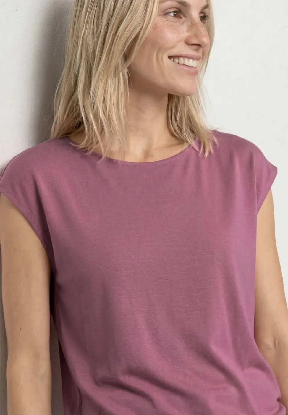 Dropped Shoulder Shirt mit U-Boot-Ausschnitt