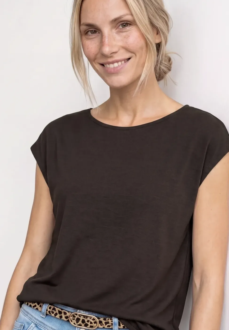 Dropped Shoulder Shirt mit U-Boot-Ausschnitt