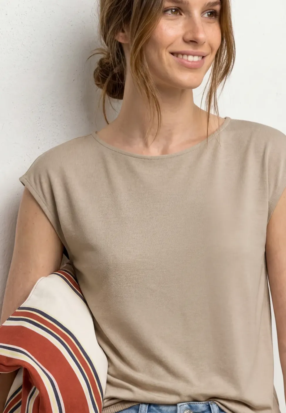 Dropped Shoulder Shirt mit U-Boot-Ausschnitt