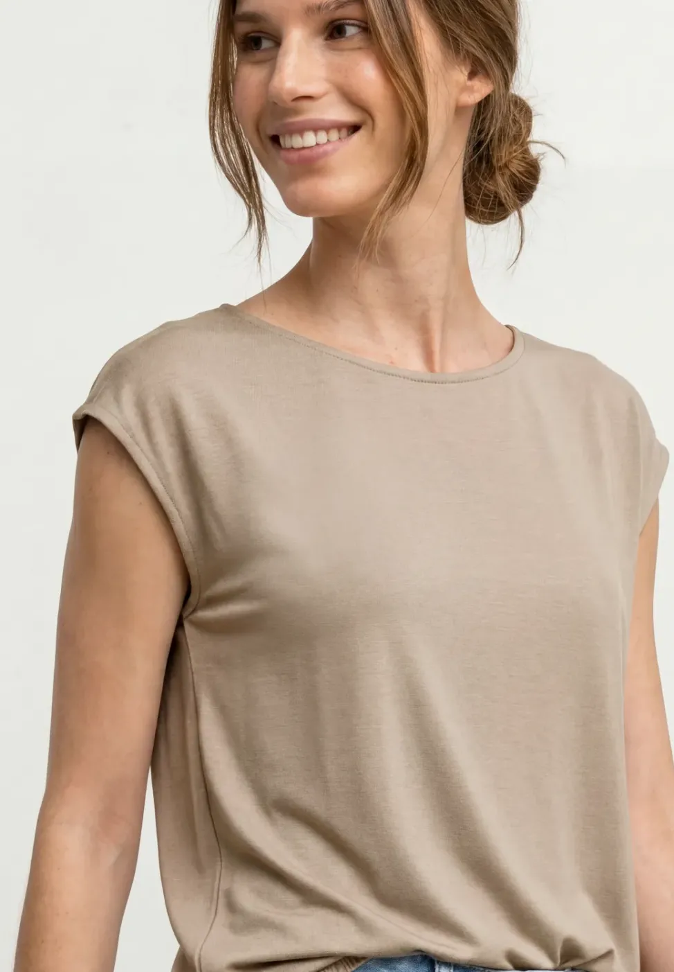Dropped Shoulder Shirt mit U-Boot-Ausschnitt