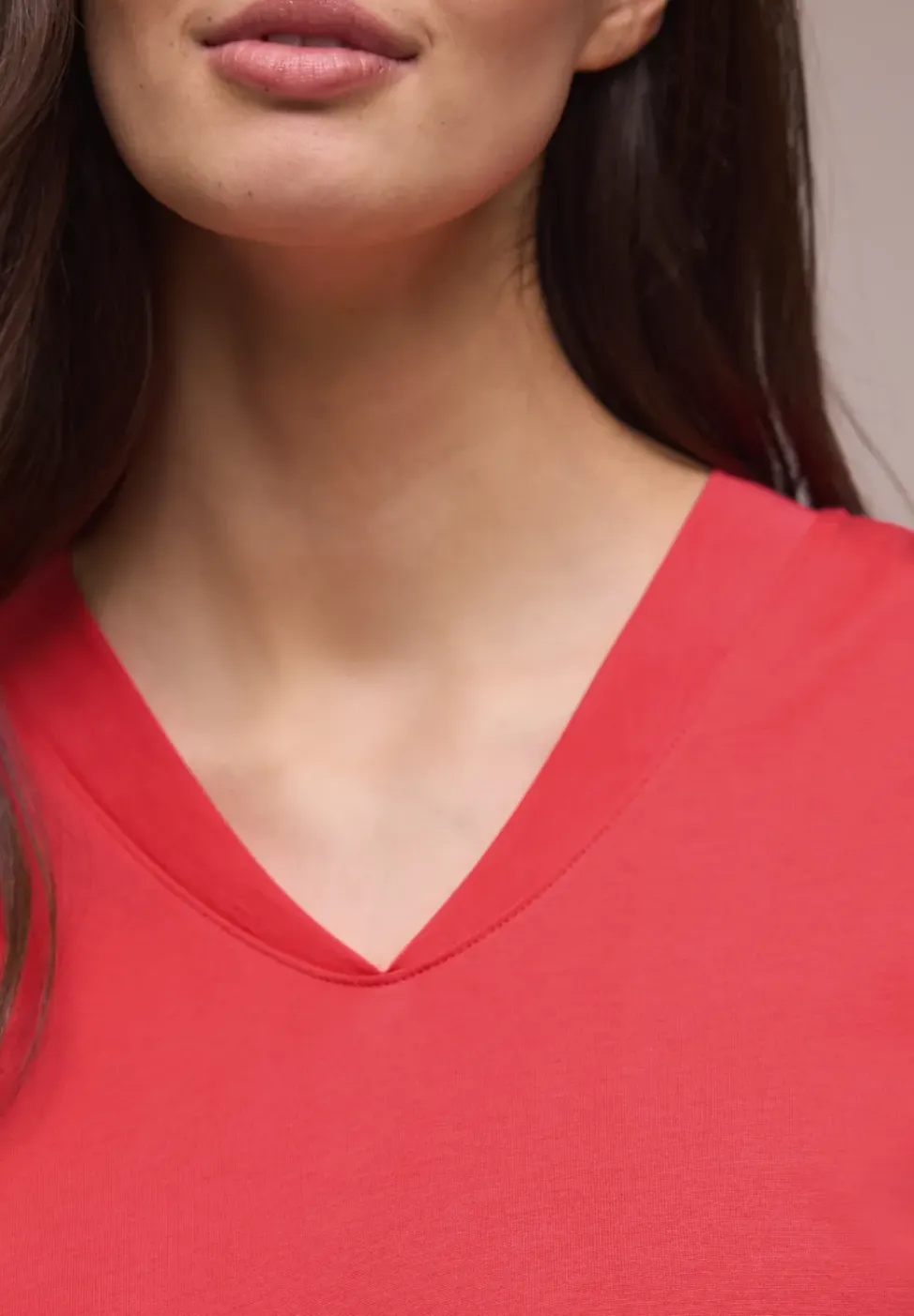 Dropped Shoulder Shirt mit V-Neck