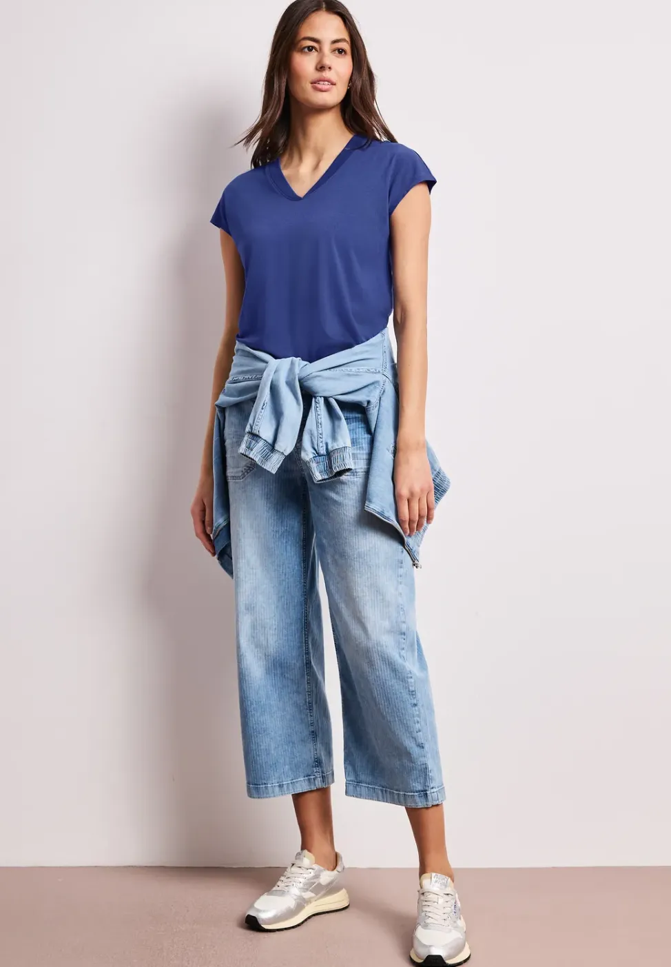 Dropped Shoulder Shirt mit V-Neck