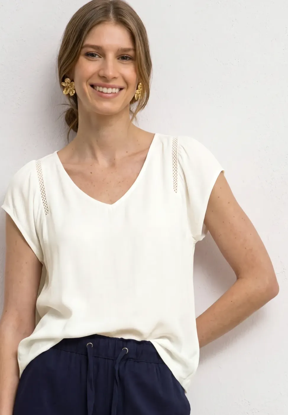 Dropped Shoulder Shirt mit V-Neck