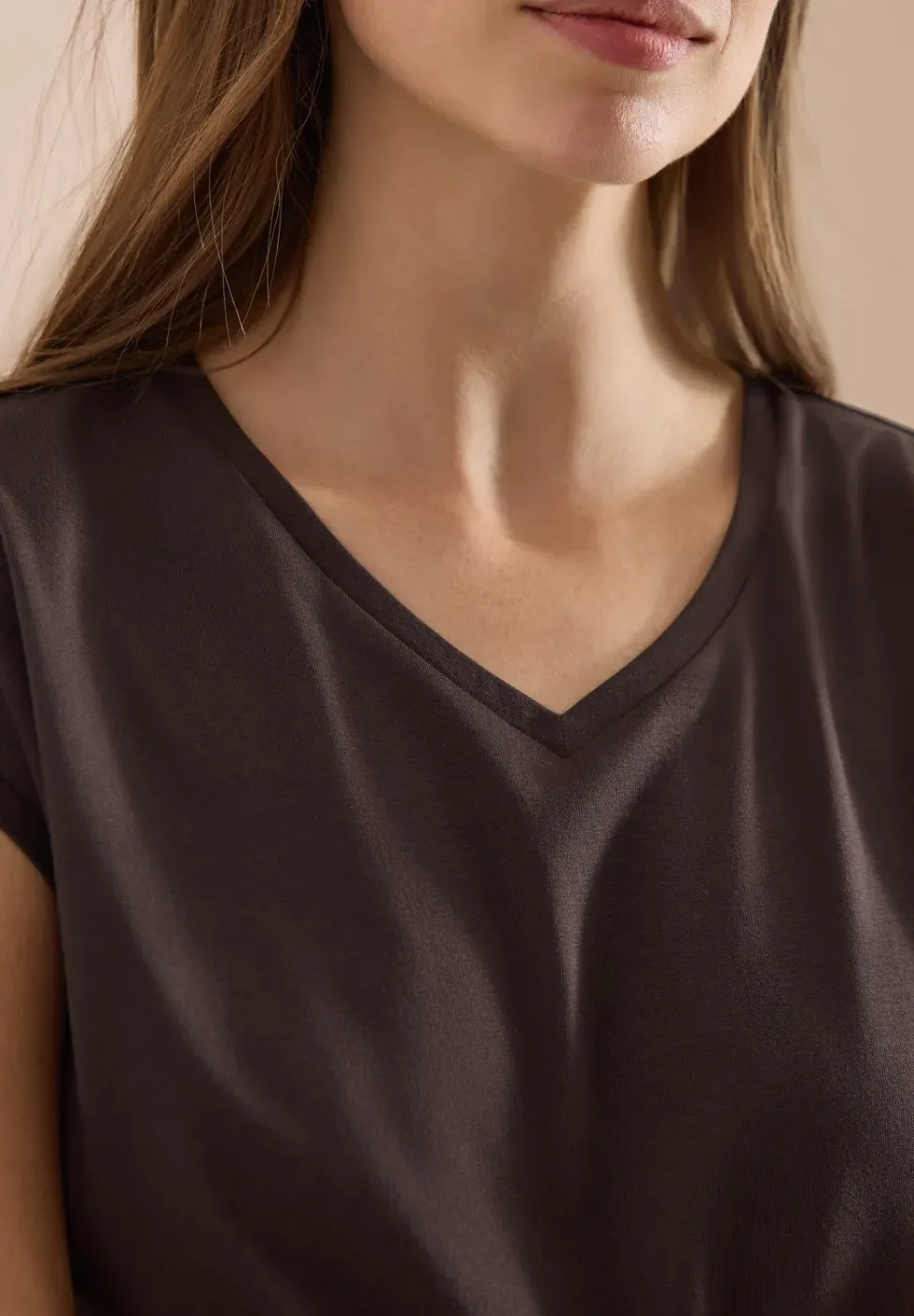 Dropped Shoulder Shirt mit V-Neck