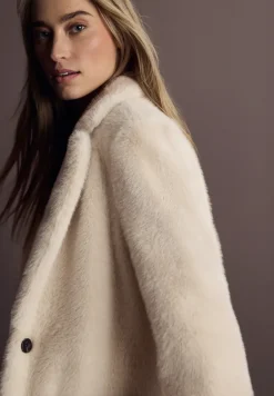Fake Fur Mantel