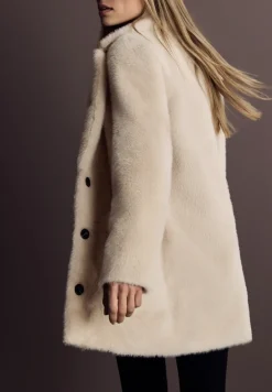 Fake Fur Mantel