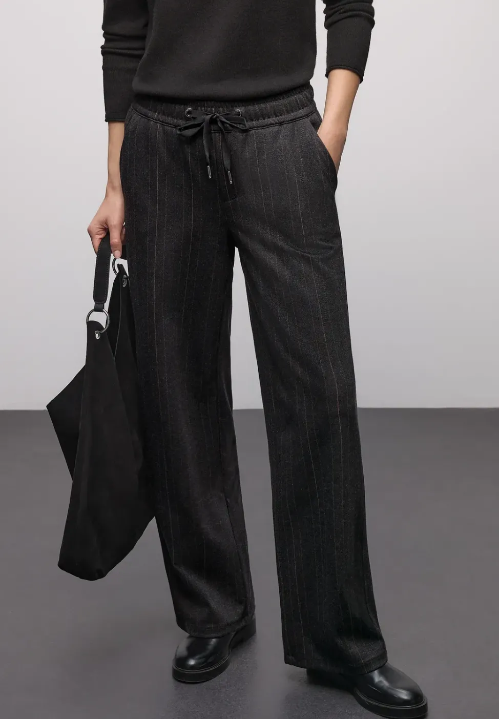 Fishbone Jacquard Hose