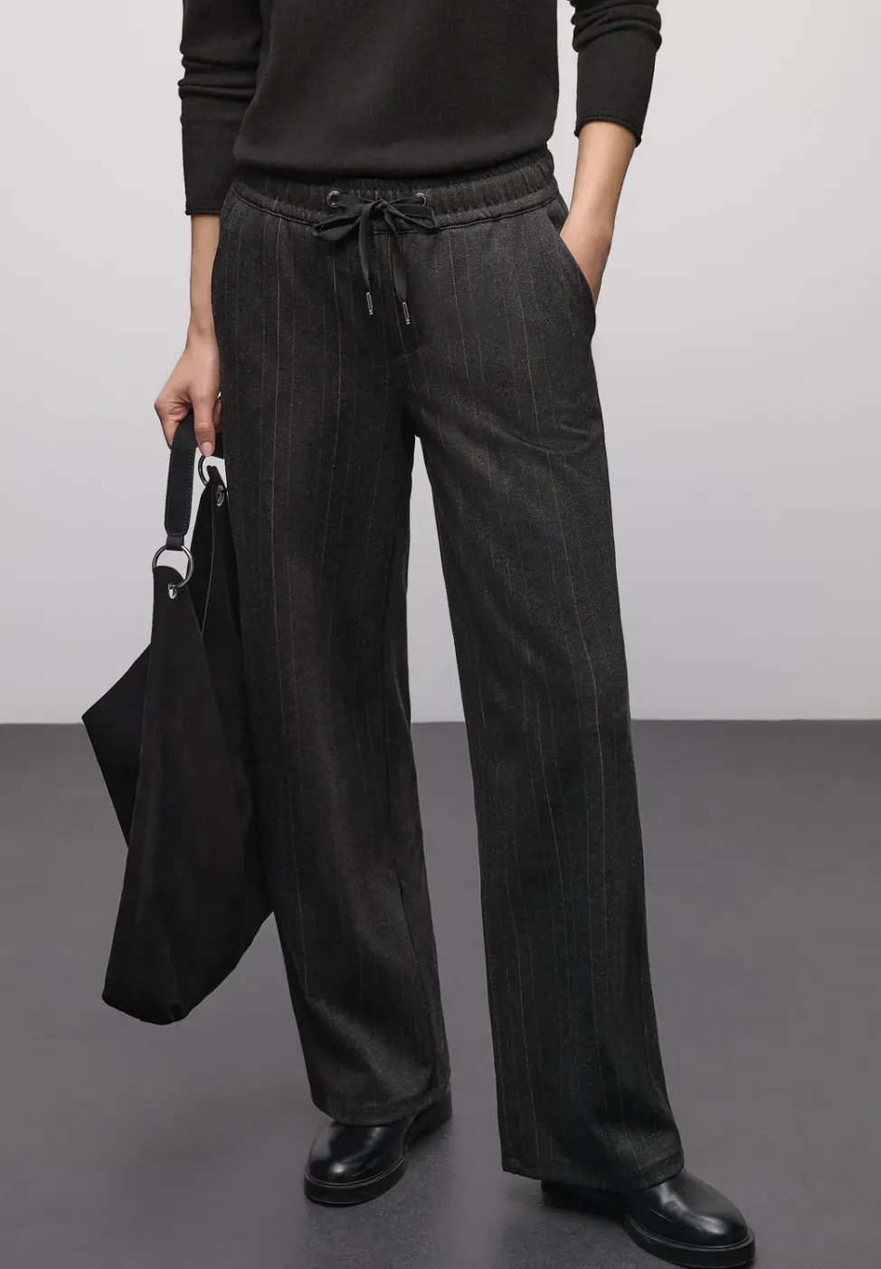 Fishbone Jacquard Hose