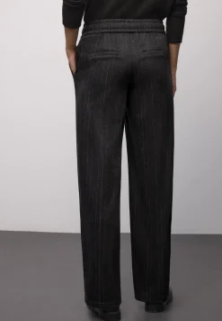 Fishbone Jacquard Hose