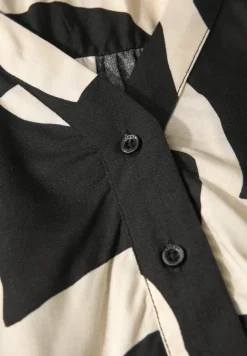 Gemusterte Bluse