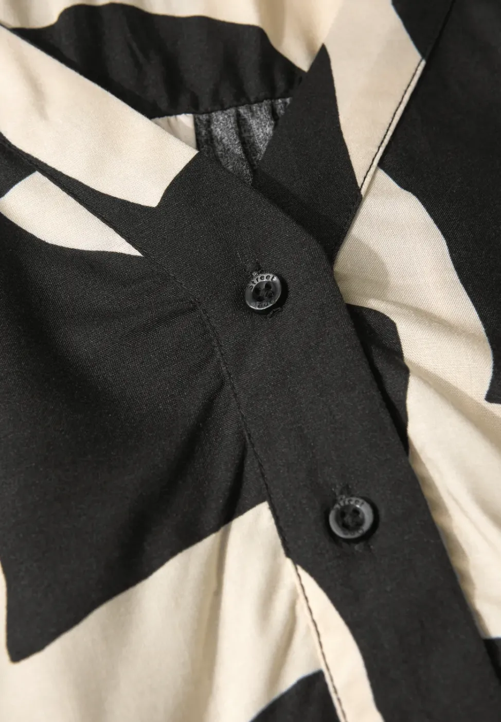 Gemusterte Bluse