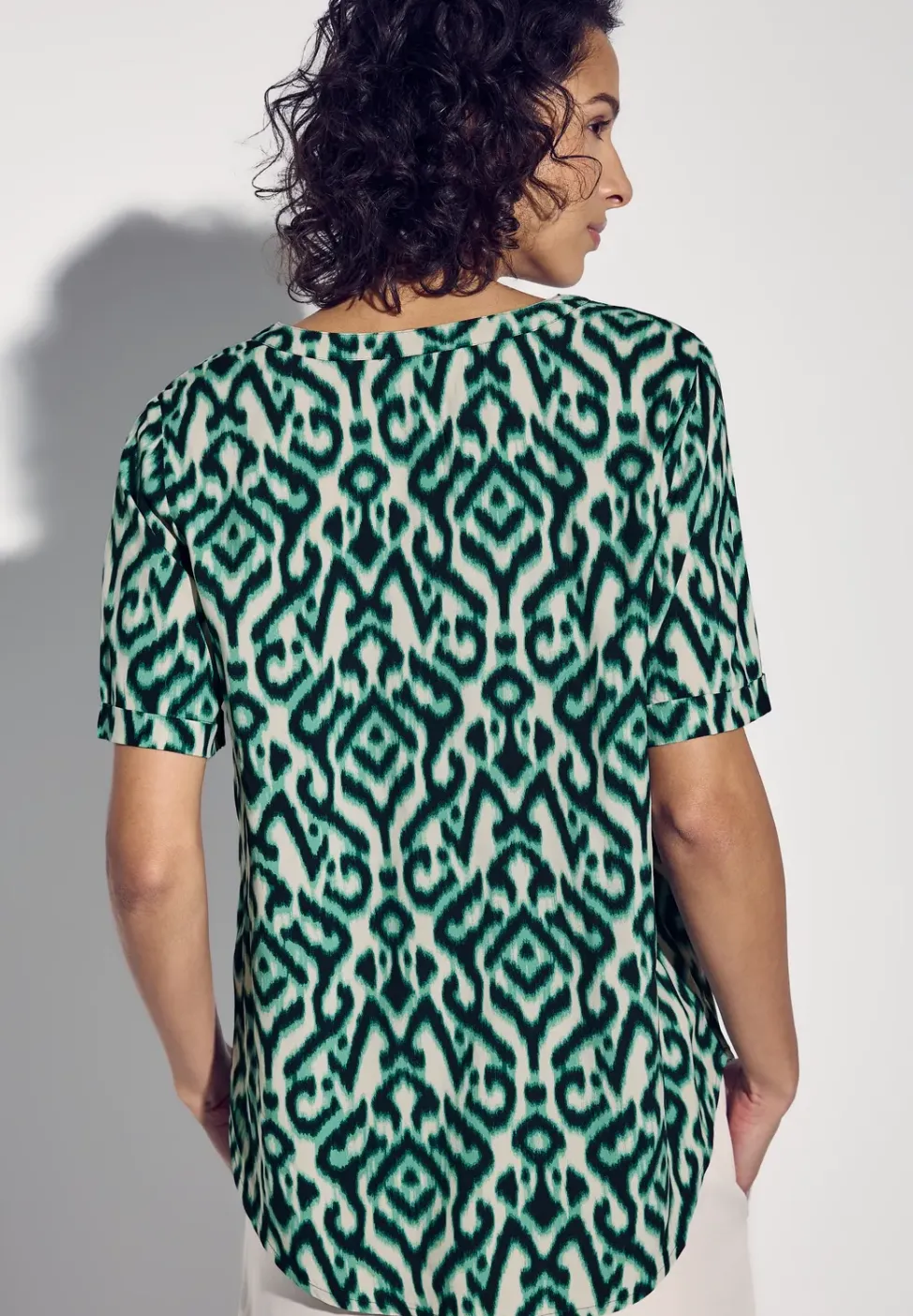 Gemusterte Bluse