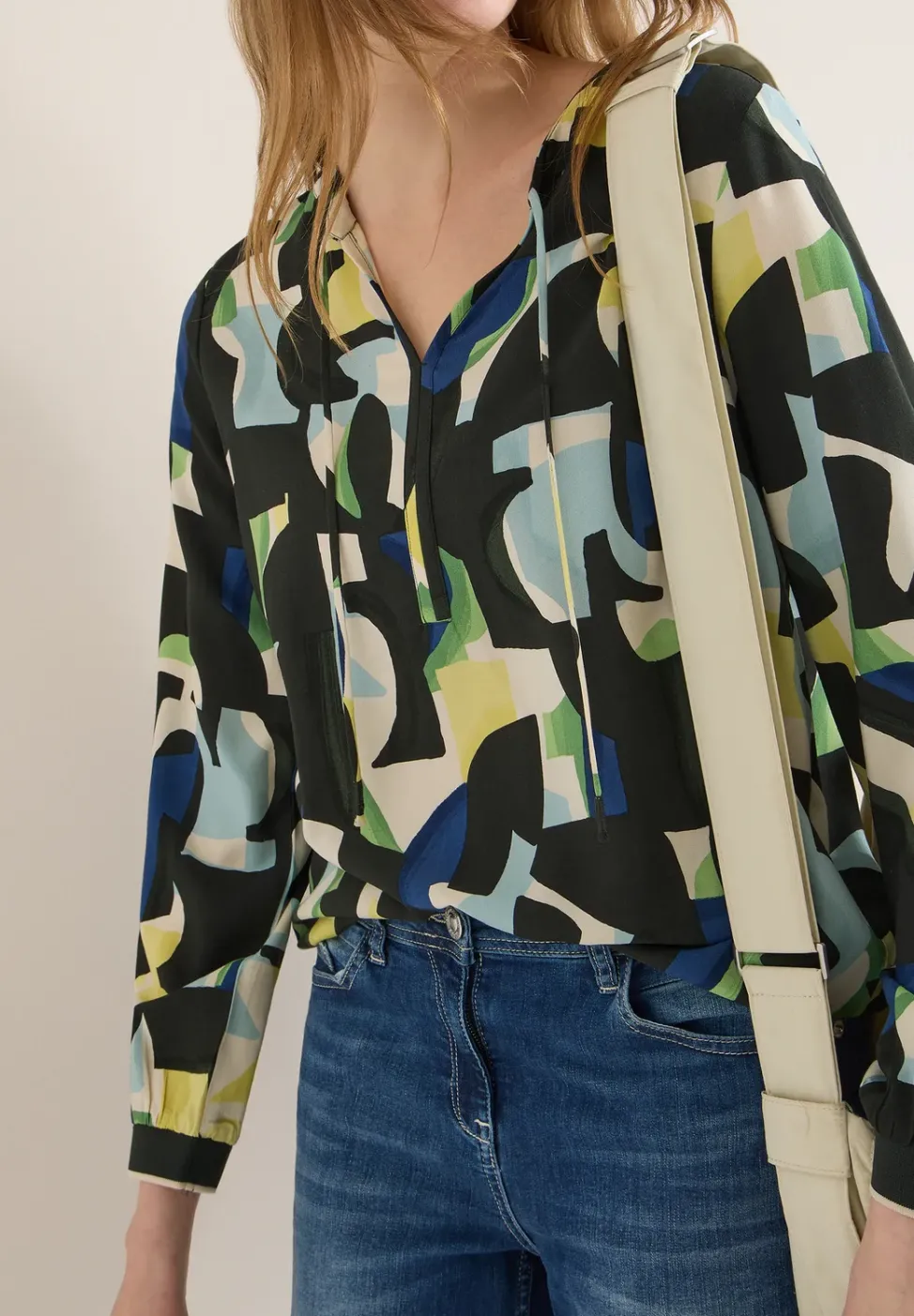 Gemusterte Bluse