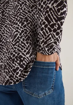 Gemusterte Bluse