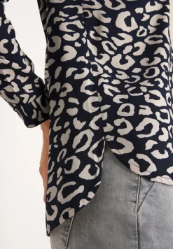 Gemusterte Bluse
